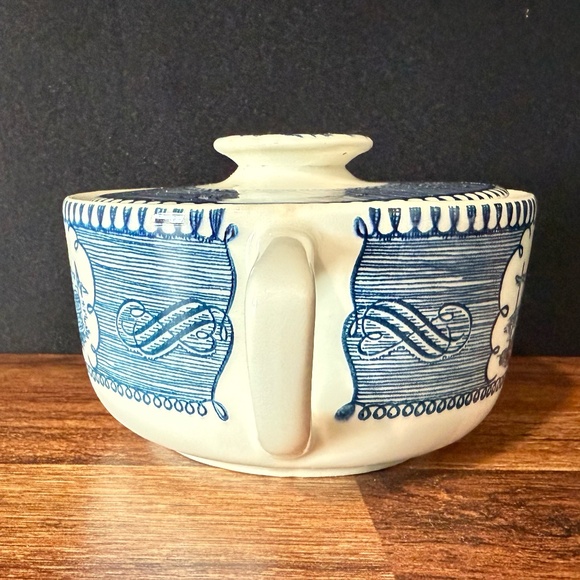 CURRIER & IVES Sugar Bowl With Lid - Picture 4 of 14